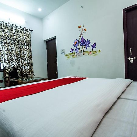 OYO 10682 Hotel Blue Lotus Pushkar Buitenkant foto
