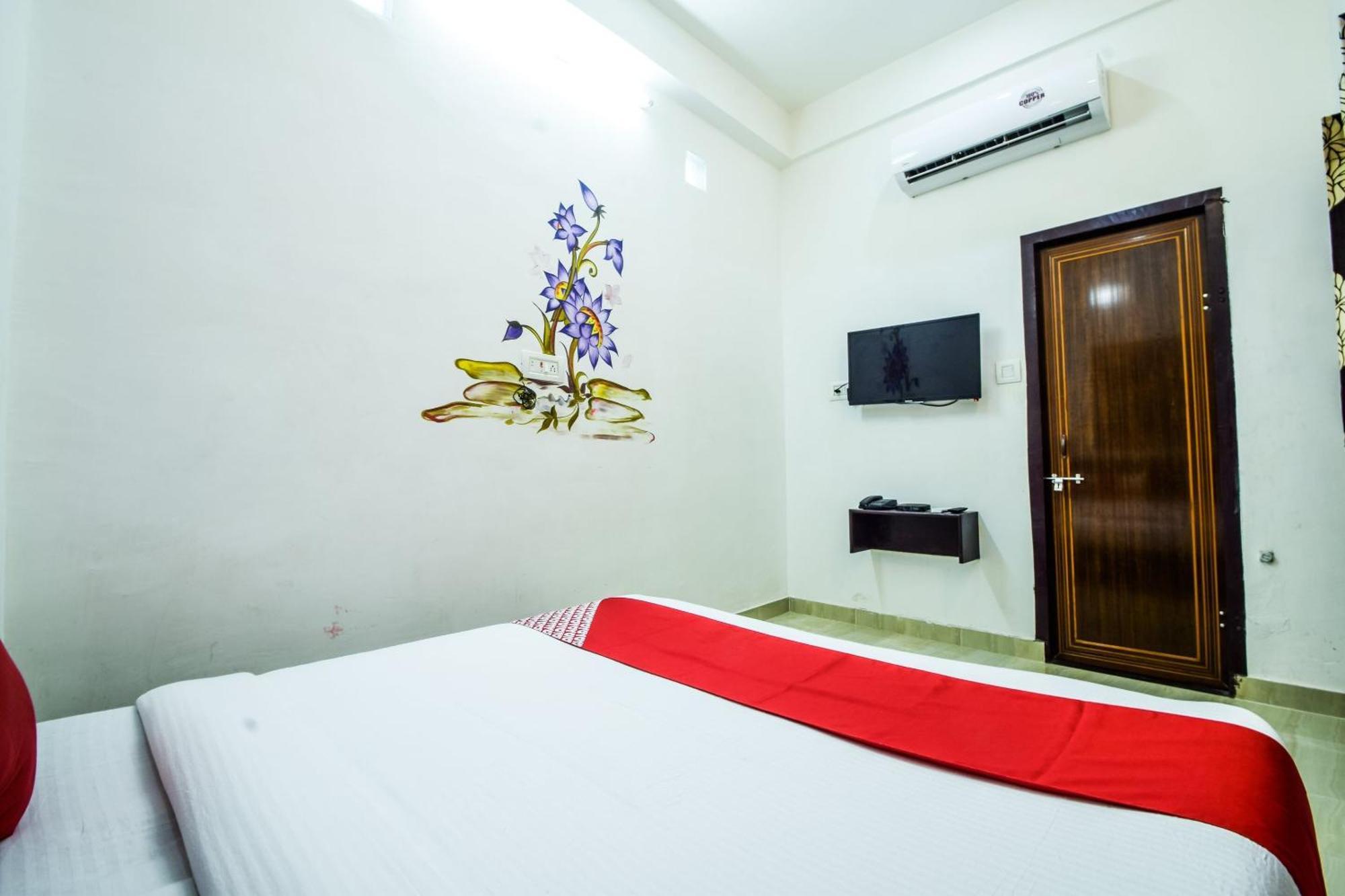 OYO 10682 Hotel Blue Lotus Pushkar Buitenkant foto